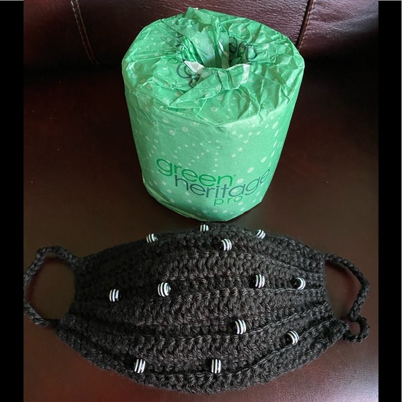 Decorative Hand-knitted Face Mask - Picture 7 of 10